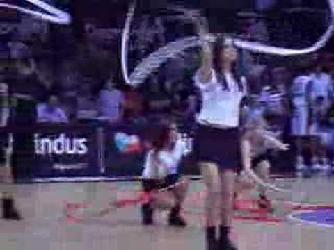 00 17-10-07 BCO-Charleroi - THE COCA-COLA-SPONSORED DANCERS.