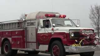 preview picture of video 'White Lake Area Christmas Parade - Whitehall & Montague Michigan - 12/7/2013 HD'