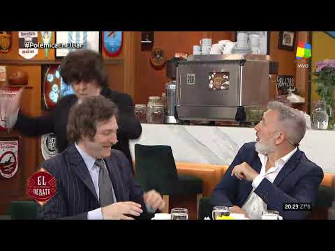Claudio Rico la rompió con su imitación de Javier Milei en Polémica en el Bar