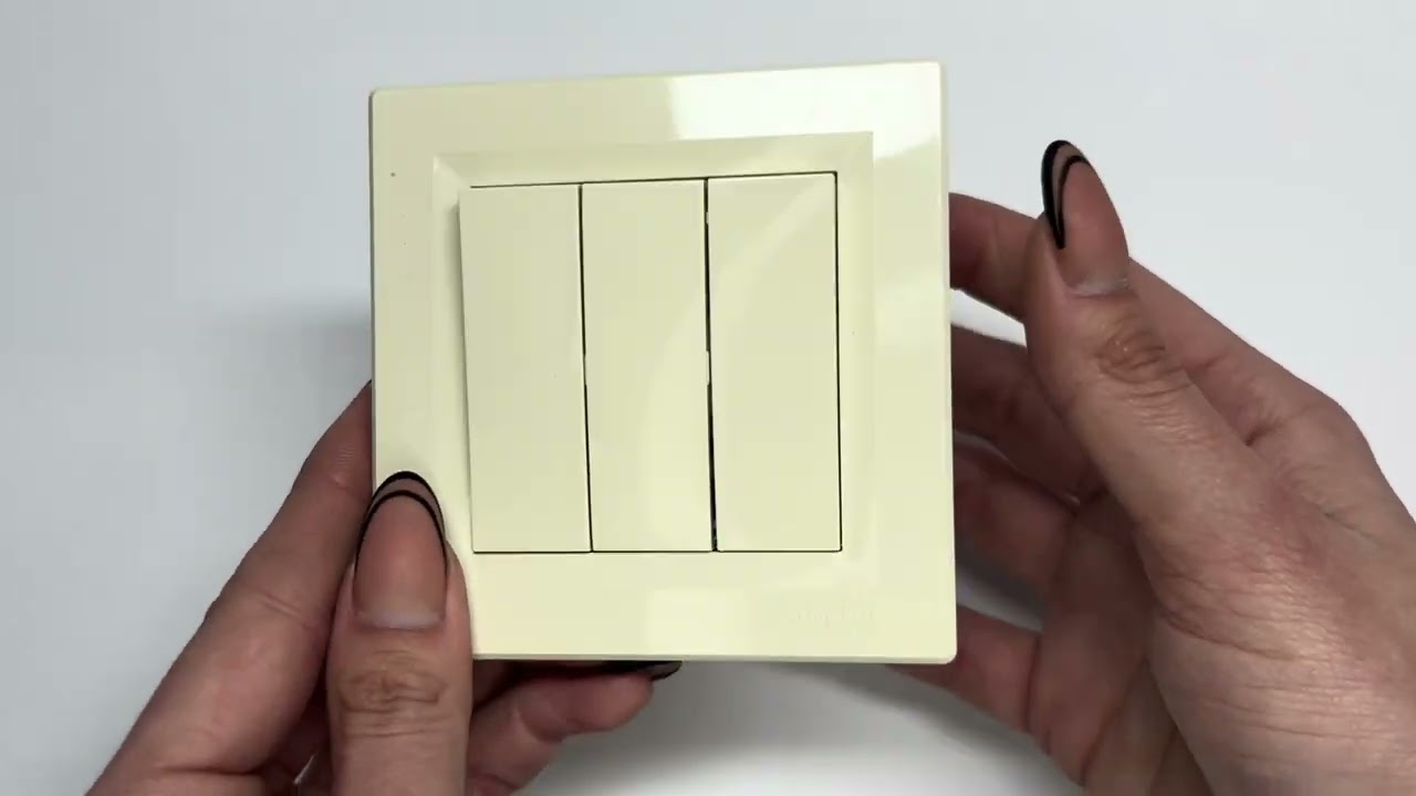 Выключатель трехклавишный SCHNEIDER Asfora крем с рамкой EPH2100123