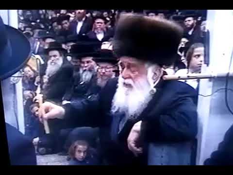 Previous Viznitzer Rebbe  Lighting the Menorah