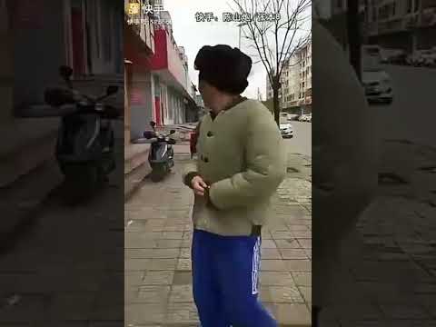 Когда срёт пацан в магазине