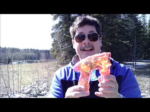 SHOW TIME BOX OPENING DOSE THE BUBBLE BLASTER BLOW AWESOME BUBBLES OR NO NEED MORE BUBBLES GET IT.