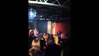 Simone Battle-He Likes Boys (live performance)