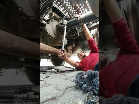 #mecanica #caminhão #oficina #caminhoneiro #trabalho manutenção mecânica caminhões