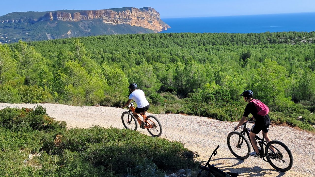 Location de VTT électrique dans les Calanques de Cassis | Guide Virtuel et Assurance inclus