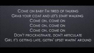 A Little Less Conversation - Elvis Presley (Lyrics)