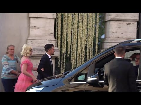 download lagu mp3 mp4 Katy Perry Orlando Bloom Roma, download lagu Katy Perry Orlando Bloom Roma gratis, unduh video klip Katy Perry Orlando Bloom Roma