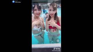 《エロTikTok》どっちの谷間が好み？