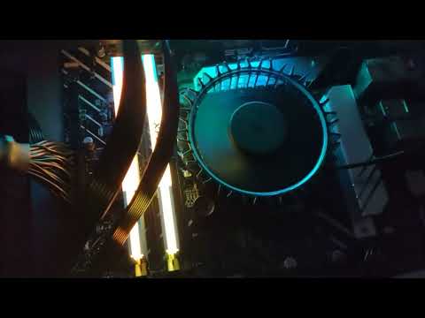 Is that blue circle on the 12th gen Intel CPU stock coolers actually a light? I3 I5 I7