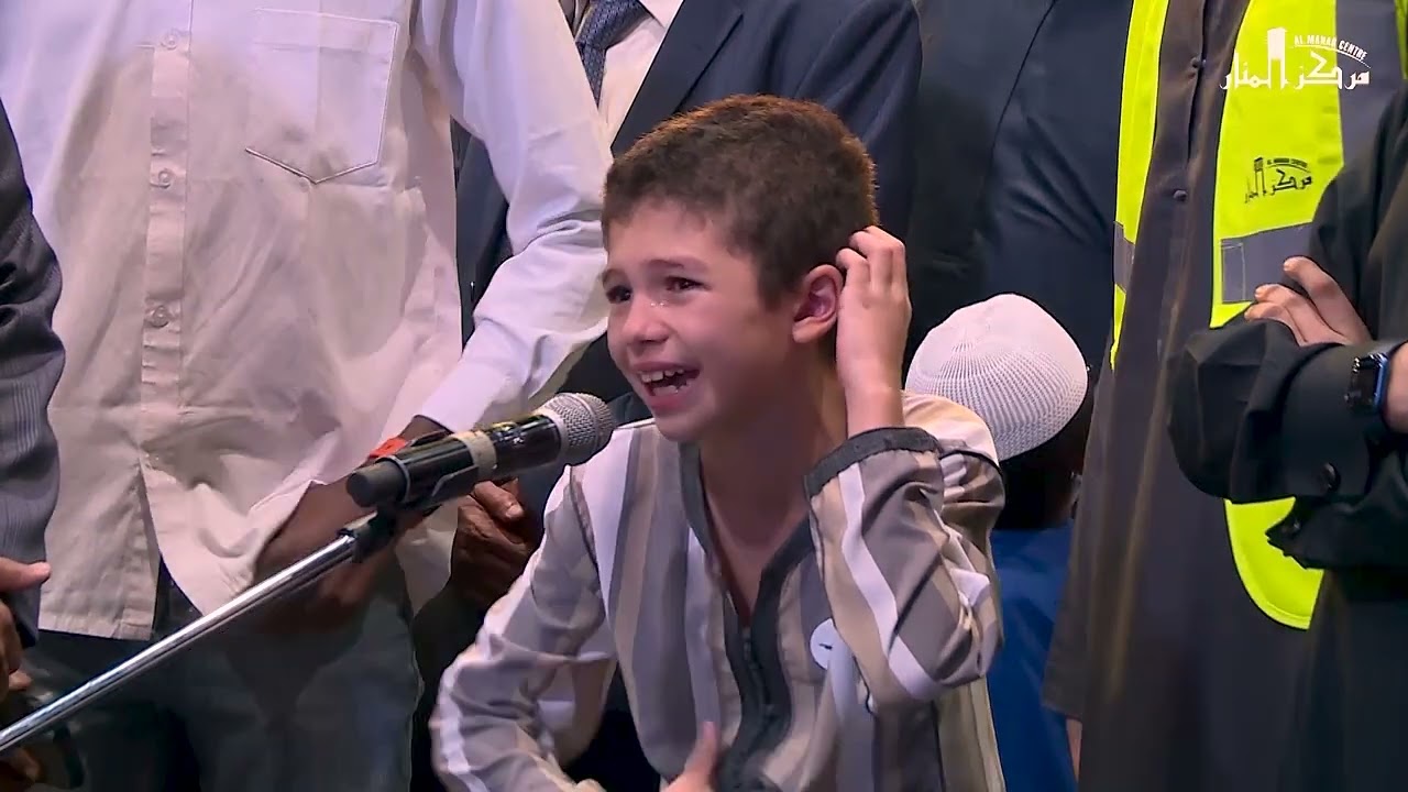 YOUNG BOY CRIES WHILE SPEAKING TO MUFTI MENK