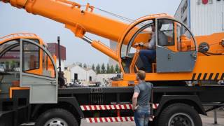 Brazil customer operates the STSQ12D 12 ton transformer crane