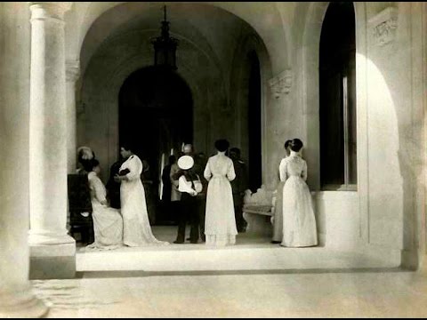 Emperor Nicholas II with his family at Livadia. 1914