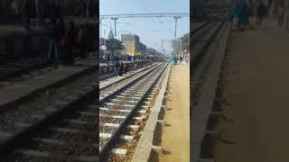 preview picture of video 'हाथरस सिटी रेलवे मालगाड़ी'