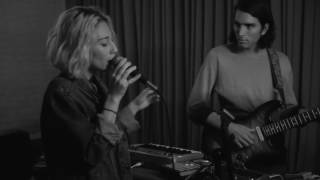 SoHo Sessions w. Tei Shi performing &#39;Nevermind The End&#39;