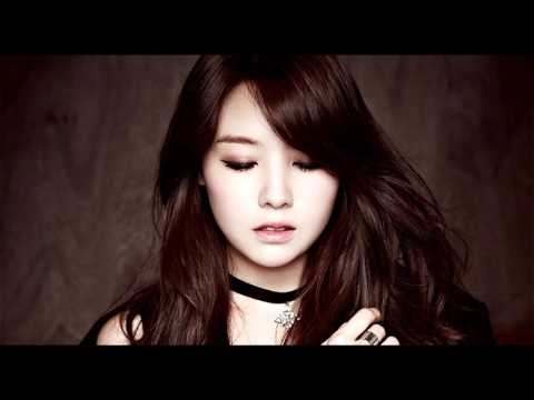 MINAH – LOOK (봐) [FEAT. VERBAL JINT]