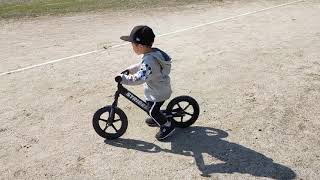 初ストライダー