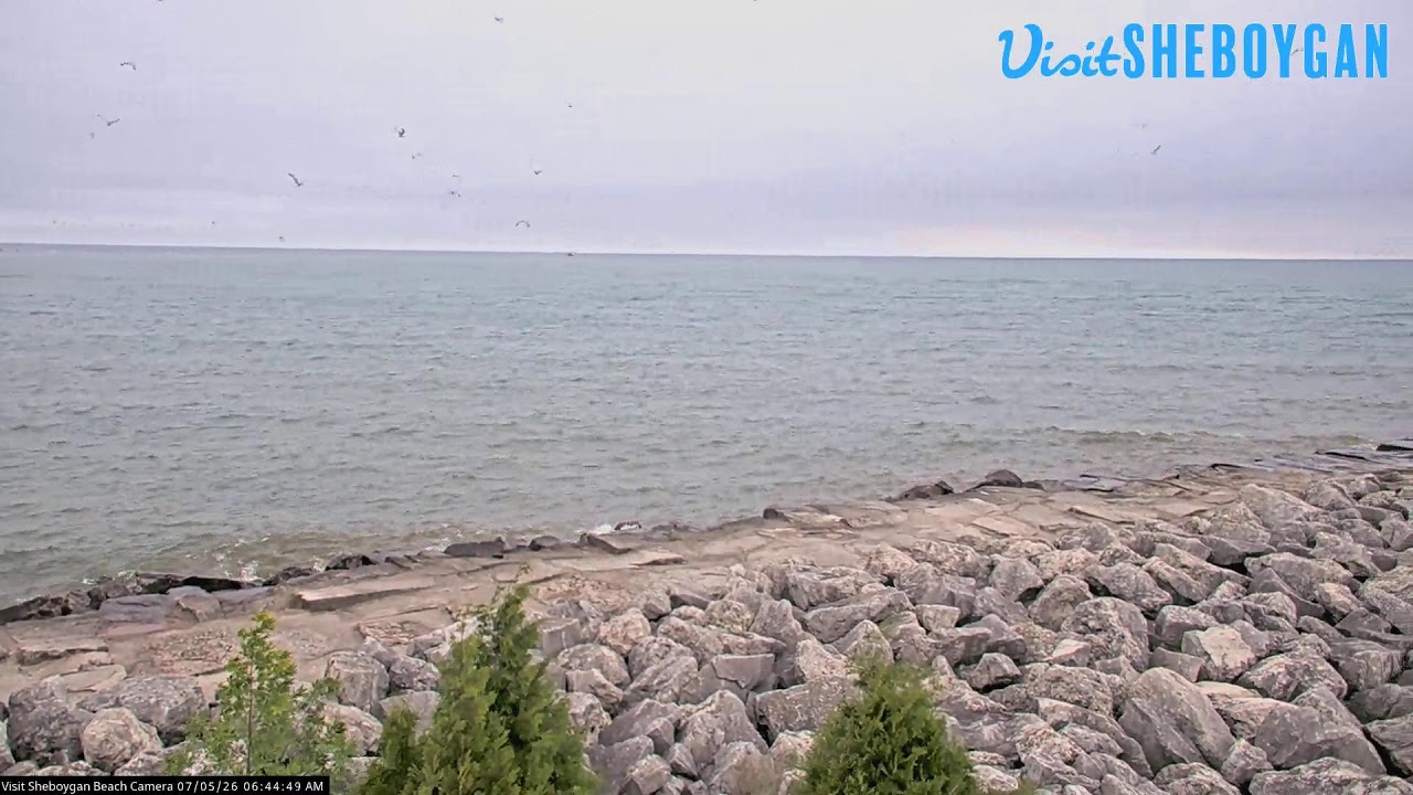 Live webcam view of Deland Park Lakefront on Lake Michigan