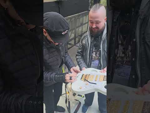 Steve Vai signs my Pia - that's what I call a real signature guitar