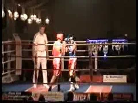 Boxen am Frühlingsfest Straubing 2010 Edgar Walth Runde 1