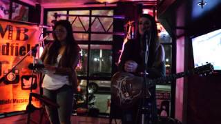 MB Padfield &amp; Mia Boostrom, Blackstone Grill, Boston, MA 11-25-15 - In Da Club (D5300)