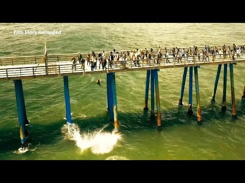 Fear the Walking Dead Season 2: Survivors battle zombies.