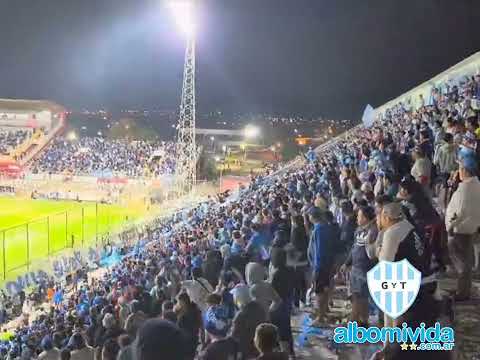"Hinchada Gimnasia y Tiro vs Douglas Haig. Final del Torneo Federal A." Barra: La Dale Albo &bull; Club: Gimnasia y Tiro