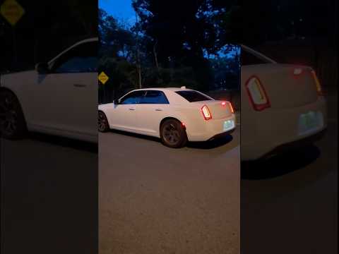 How to do a Burnout in a Chrysler 300s V6 #dodge #300c #chrysler300srt8 #carsofyoutube #dodgecars
