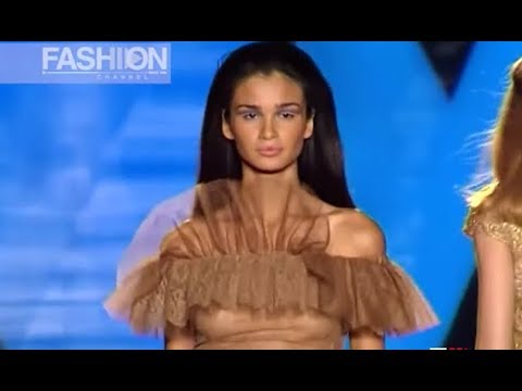 VALENTINO Haute Couture Spring Summer 2000 Paris - Fashion Channel