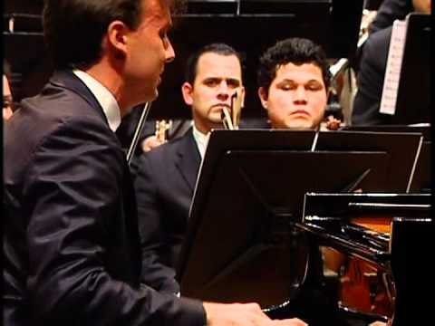 Joshua Dos Santos. Ravel, Piano Concerto in G (1/3)