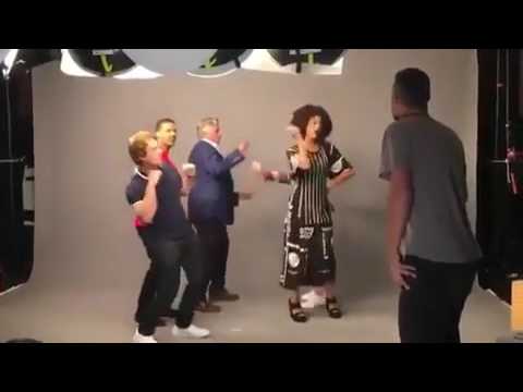 Game of Thrones cast pose for a Dancing at Comic-Con International 2017 ‘Game Of Thrones’ panel.