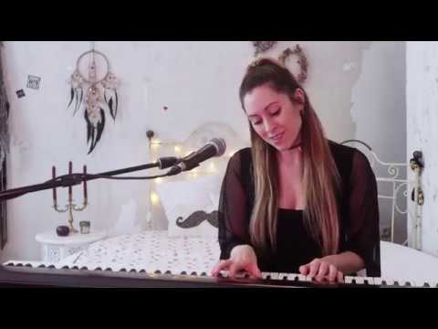 Break up with your girlfriend, I‘m bored | Ariana Grande | Laura Luppino Cover