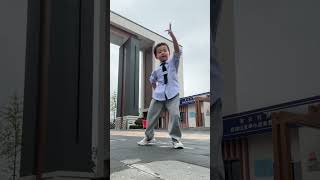 #dance 😎Everyone is a big dreamer. Keep going!🥳 #hiphop #dancingbaby #cute #kpop#tfboys