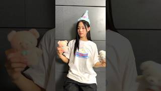 Download lagu Birthday Surprise🥳 for MINJI🐻🐶🫧#HAPPY_MINJI_DAY#NewJeans #MINJI #뉴진스 #민지 mp3