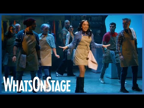 Grace Mouat performs Izzy's anthem 'Obviously'
