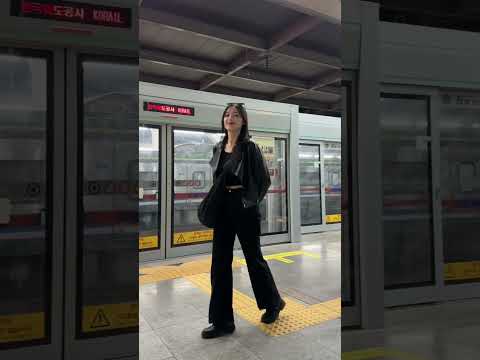 WHAT I WORE IN KOREA 🌸 cherry blossom season in seoul (korean fashion, outfit inspo, OOTD)