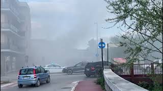 benevento-in-fiamme-un-deposito-di-un-negozio-paura-e-colonna-di-fumo-denso