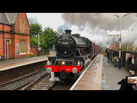 LMS Jubilee Class 45690 "Leander" TNT 47746 on Liverpool Lime Street - York at Romiley 04/12/2021