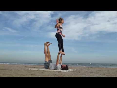 Acroyoga al desnudo 1. 🤣 Acroyoga dark side I.