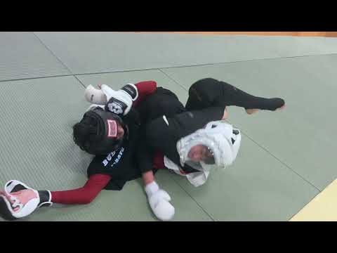 中学女子VS男子MMAスパーリング