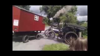 preview picture of video 'Visit of a steam engine to the Dying Cow pub in Wicklow'