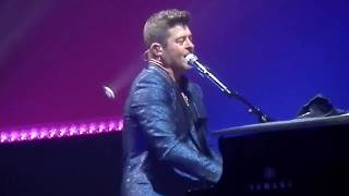 &#39;The Soulful&#39; Robin Thicke - &quot;Dreamworld&quot; (LIVE)