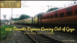 preview picture of video '12281 BBS NDLS DURONTO EXPRESS Curving out of GAYA with VSKP WAP-4 25000 || INDIAN RAILWAYS ||'