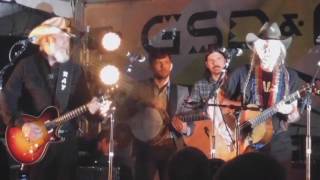 Willie Nelson w Asleep At The Wheel & The Avett Brothers - Always On My Mind (March 14, 2017)