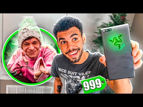 MEU AMIGO ME SURPREENDEU COM O CELULAR QUE EU QUERIA - POKEMON GO | Cris |