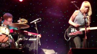Wye Oak / &quot;Hot As Day&quot; live at Club Cafe