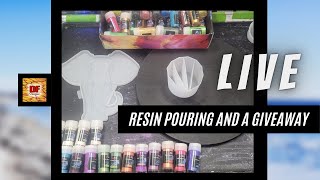 Resin Pouring Split Cup And Into An Elephant Mold | Plus A Giveaway | Resin Art | Epoxy Resin Art