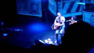 Michael Franti and Spearhead - speech into Nobody right nobody wrong