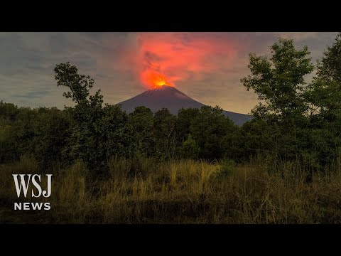 Watch: Mexico’s Popocatépetl Volcano Spews Ash as Seen From a Plane | WSJ News