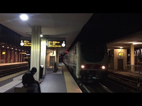 E402B.129 + MATERIALE VUOTO DELL’ IC 608 CON BEN 12 CARROZZE, IN TRANSITO A PESARO!